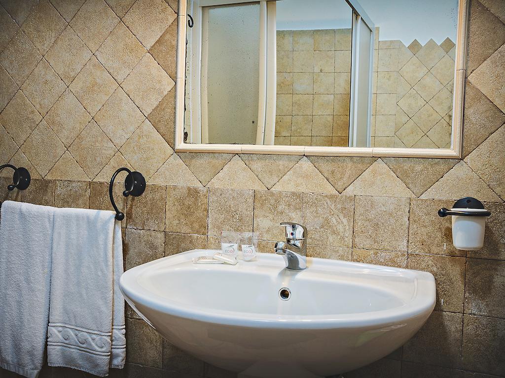 Bed And Breakfast Ichnos Cala Gonone Habitación foto